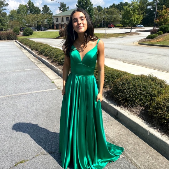 Sheri hill Dresses & Skirts - Sheri Hill size 00 prom/homecoming dress